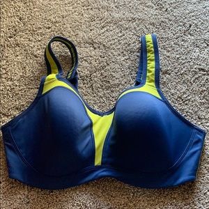 Wacoal Sports Bra 38D